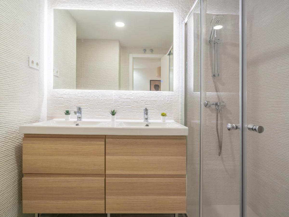 Sanders San Patricio - Dreamy Two-Bedroom Apartment Downtown Малага Екстериор снимка